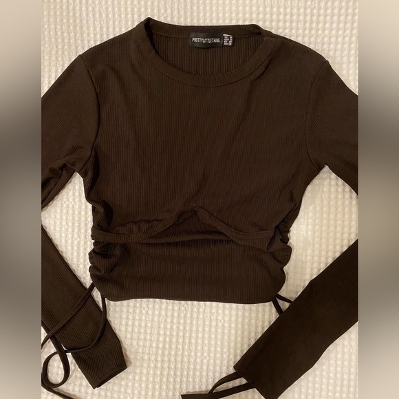 PLT - UNDERBUST DRAWSTRING LONG SLEEVE CROP TOP - SIZE 6 (FITS LIKE SIZE 4) - Picture 3 of 3